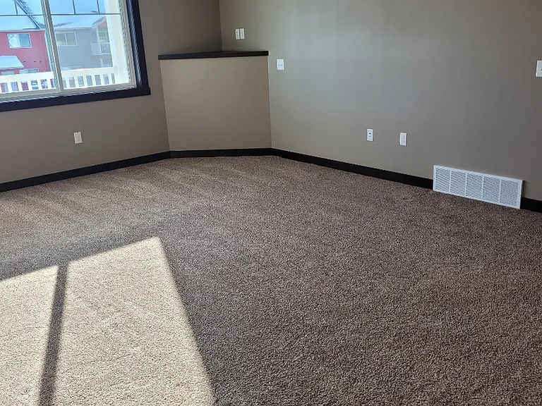 1929 Cypress Ct NE #8 — Photo 3