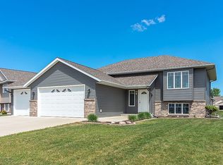 2242 Fairbanks Dr, North Mankato, MN 56003
