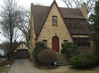 824 Courtland Ave, Park Ridge, IL 60068