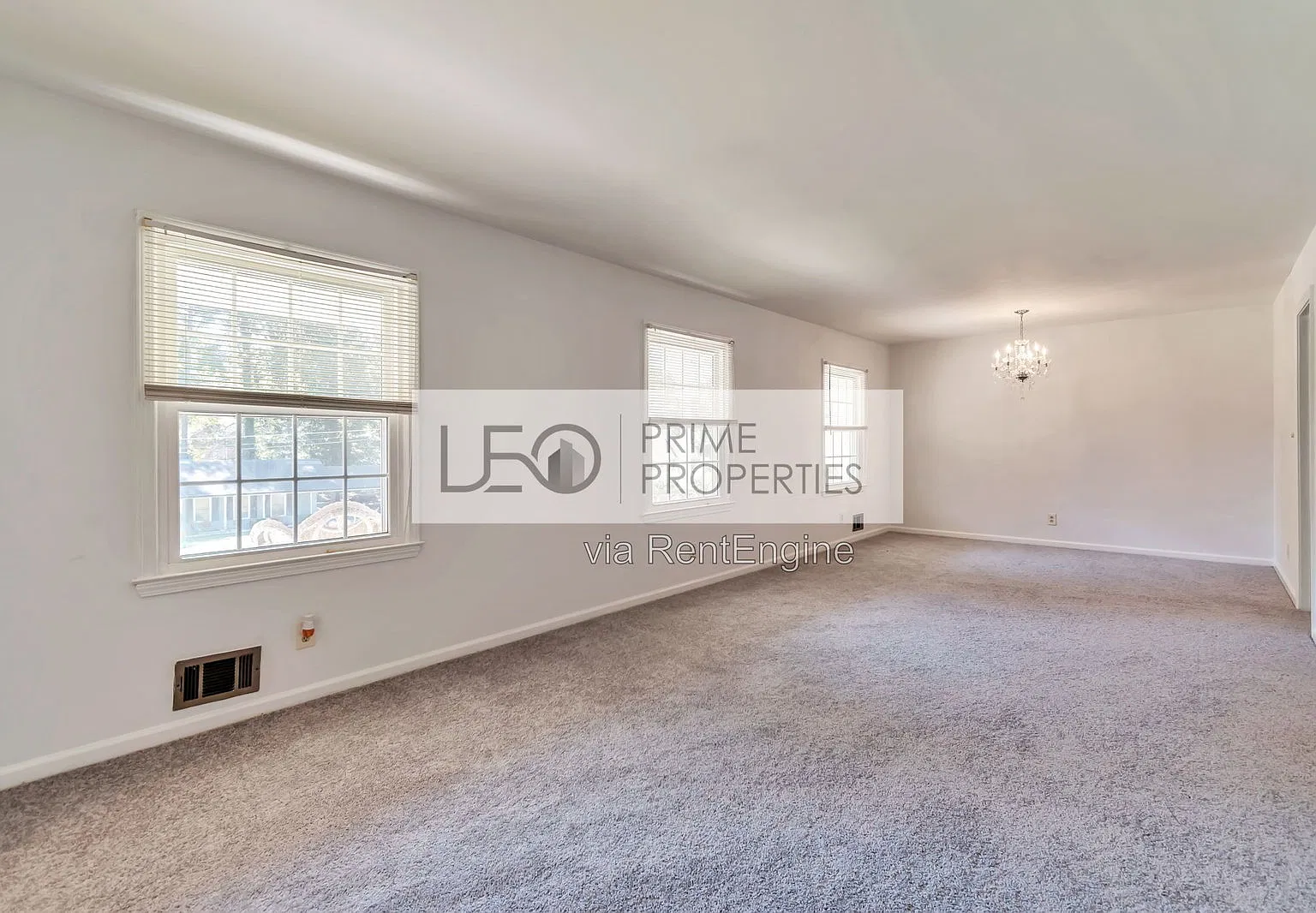 3 bed, 2.0 bath, 2435 sqft, $2,049 — Photo 4