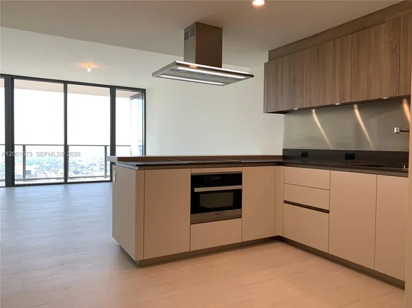 1000 Brickell Plz Unit 3904, Miami, FL 33131