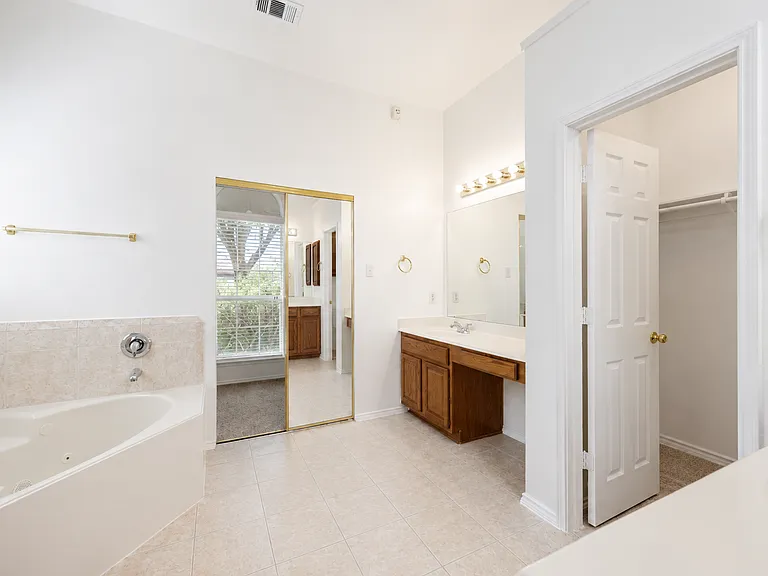 10057 Wyndbrook Dr — Photo 17