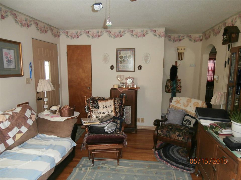 2nd image of 745 Park Ave