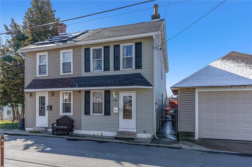 724 Railroad St, Catasauqua, PA 18032 Zillow