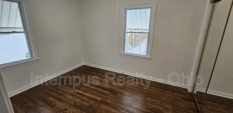 360 E 326th St — Photo 17