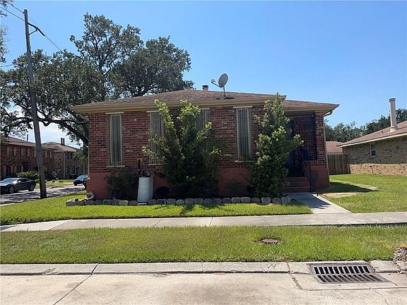 2nd image of 4300 Jeanne Marie Pl