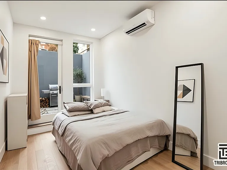 92 Manhattan Ave #1B — Photo 4