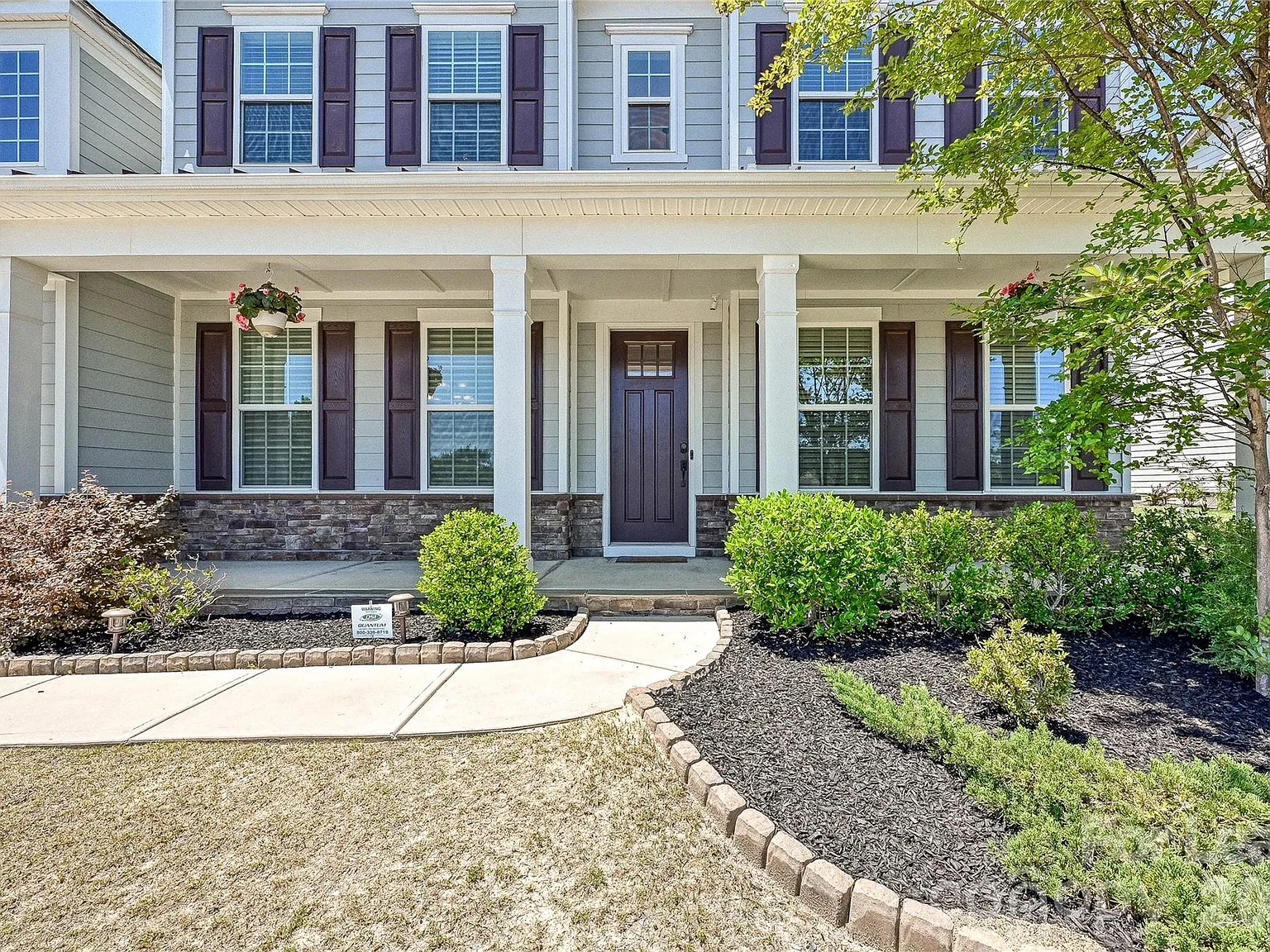5 bed, 4.0 bath, 3867 sqft, $4,000 — Photo 2
