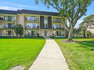 5625 W 104th St, Oak Lawn, IL 60453
