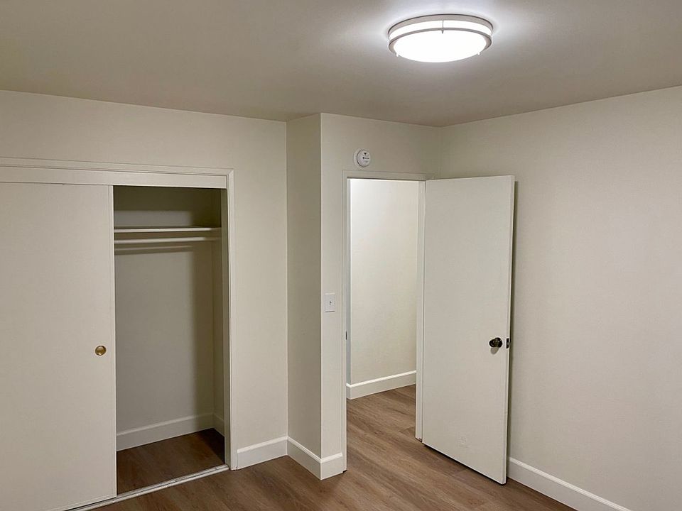 1st image of 152 Loma Ln #1