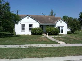 359 S South St, Mathis, TX 78368