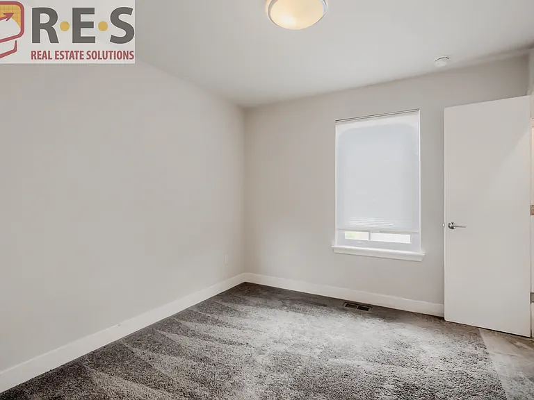 5566 W 11th Pl — Photo 9