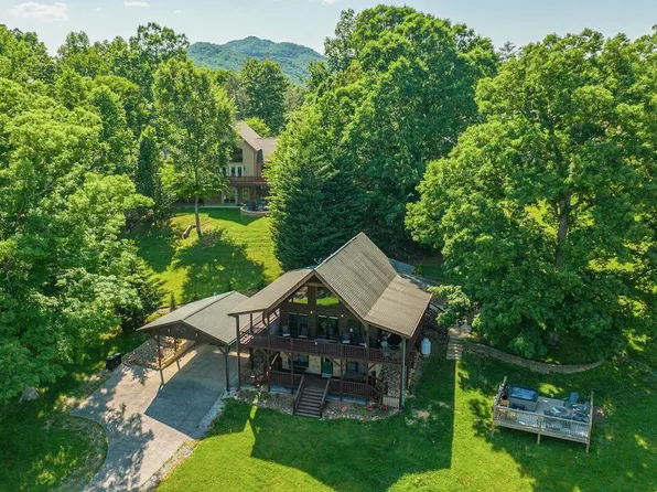 4008 Roundtop Dr, Sevierville, TN 37862