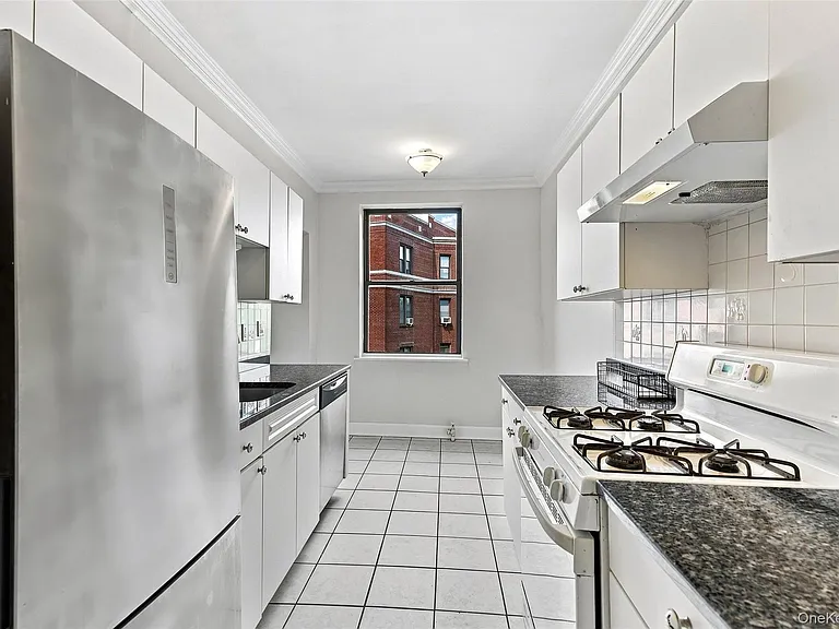 11 Alden Rd #5L — Photo 8