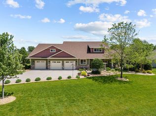 N2748 Sleepy Creek Dr, Kaukauna, WI 54130