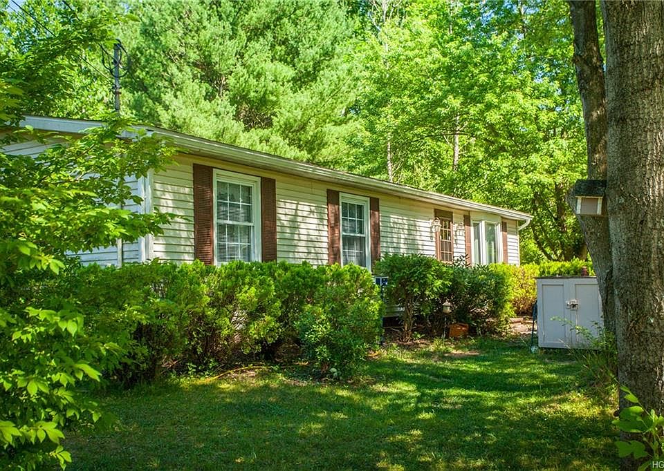 1st image of 240 Neversink Dr