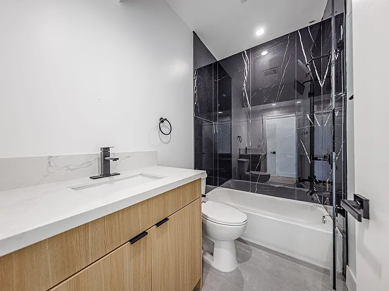 2026 Luxury 3, 4 & 5 Bed Townhomes — Photo 118