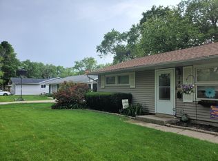 140 Hillcrest Ave, Hobart, IN