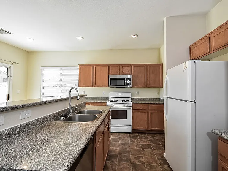 4924 White Jade St — Photo 8