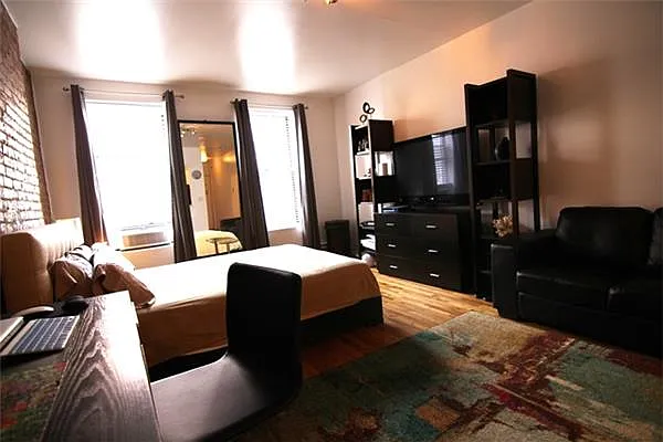 Sold by Maison International | media 5