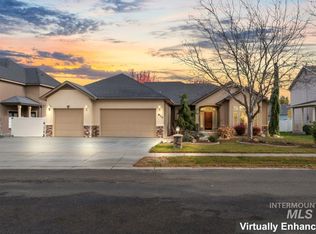 810 S Whitewater Dr, Nampa, ID 83686