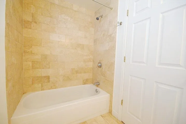 300-318 N Euclid Ave #3895-4641-65 — Photo 23