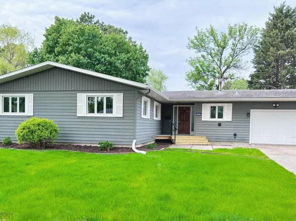 2834 2nd St N, Fargo, ND 58102