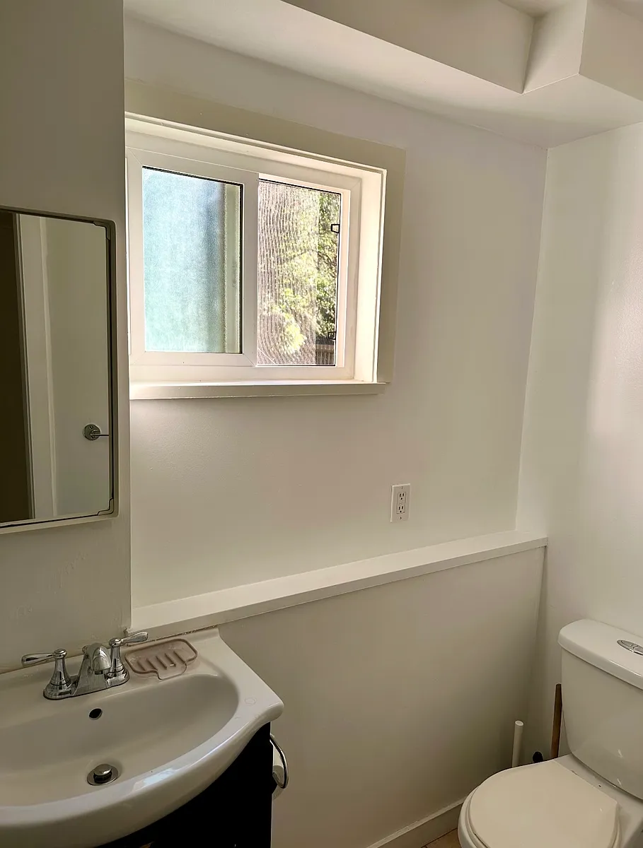 Building Photo - 1714 Oughton Dr