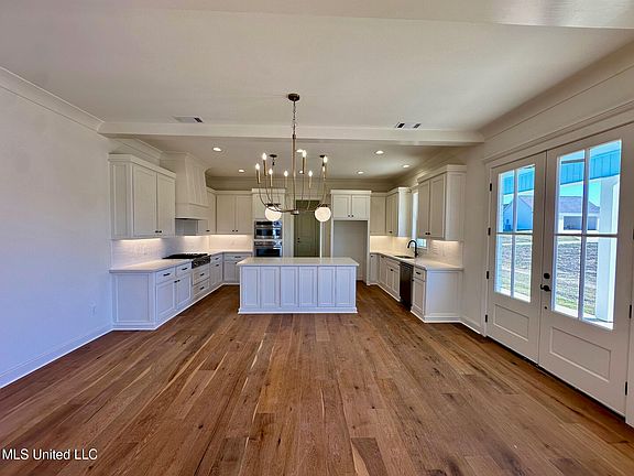 3rd image of 918 Bald Eagle Dr