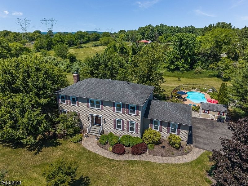 1st image of 8 Shurts Rd