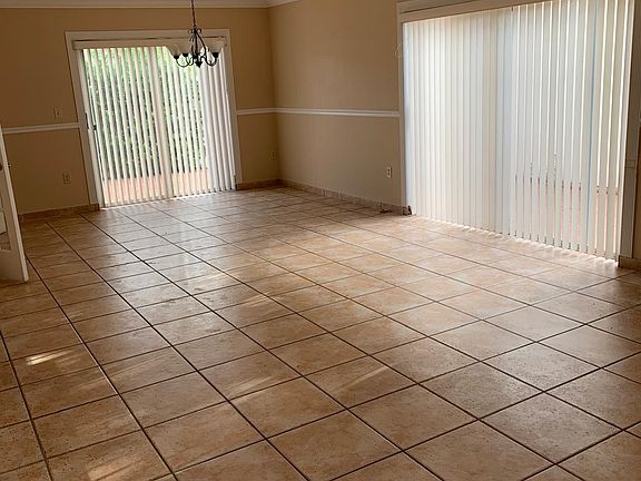 5th image of 10226 NW 57th St