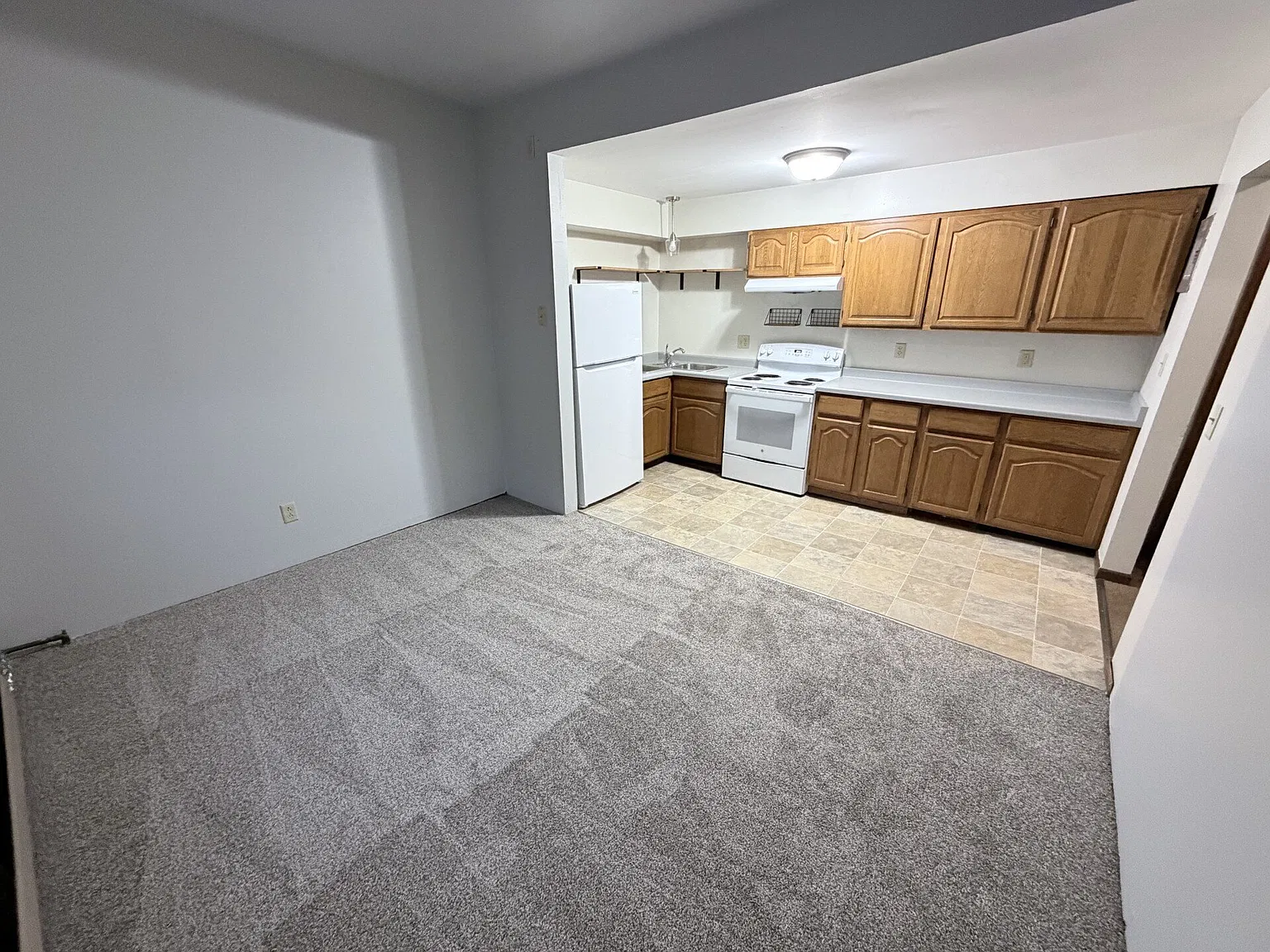 1 bed, $900 — Photo 3