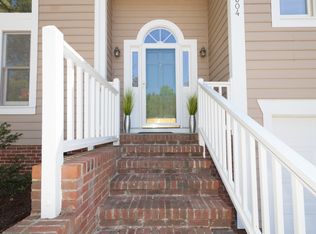8604 Vanburgh Ct, Raleigh, NC 27615