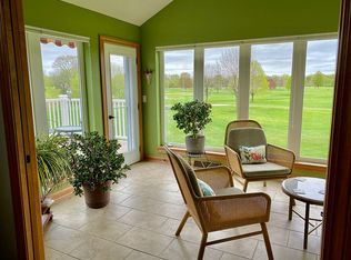 4063 S Fohr Dr, New Berlin, WI 53151