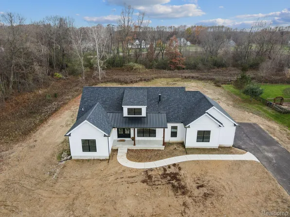 5279 Birch Rd, Davisburg, MI 48350