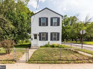 22 W 5th St, Burlington, NJ 08016