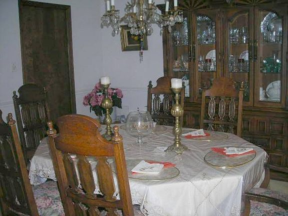 3rd image of 3114 Bonnie Brae Cres