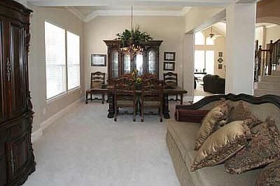 3rd image of 3713 Hillsdale Dr