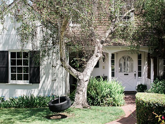 Cape Cod in Valmonte