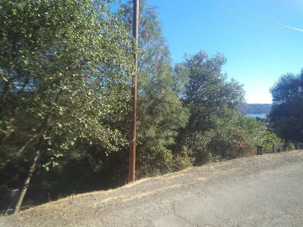 12631 Lakeview Dr, Clearlake Oaks, CA 95423