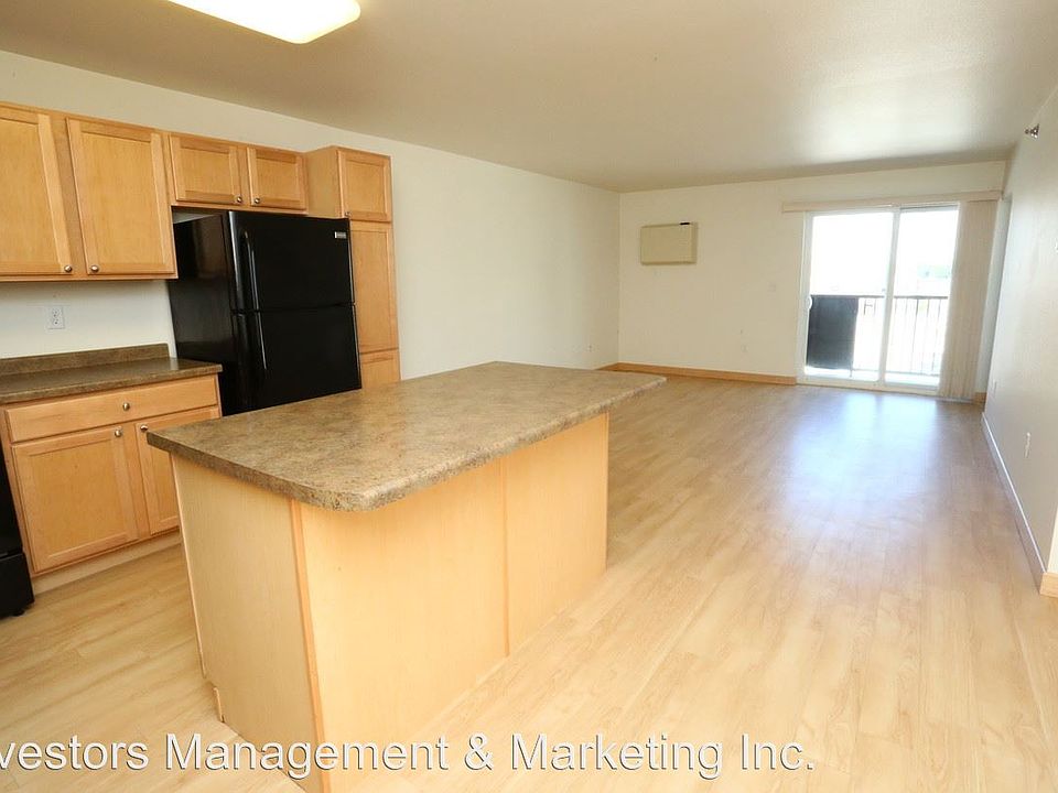 2nd image of 721 E Highland Dr APT 103