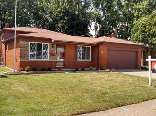 30819 Ridgefield Ave, Warren, MI 48088