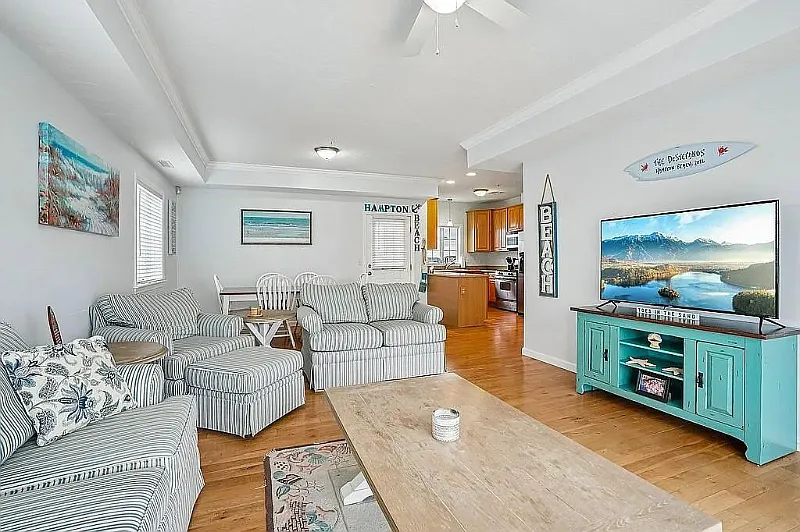 7 F St #4