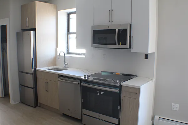 Rented by New Amsterdam Realty Group | media 6