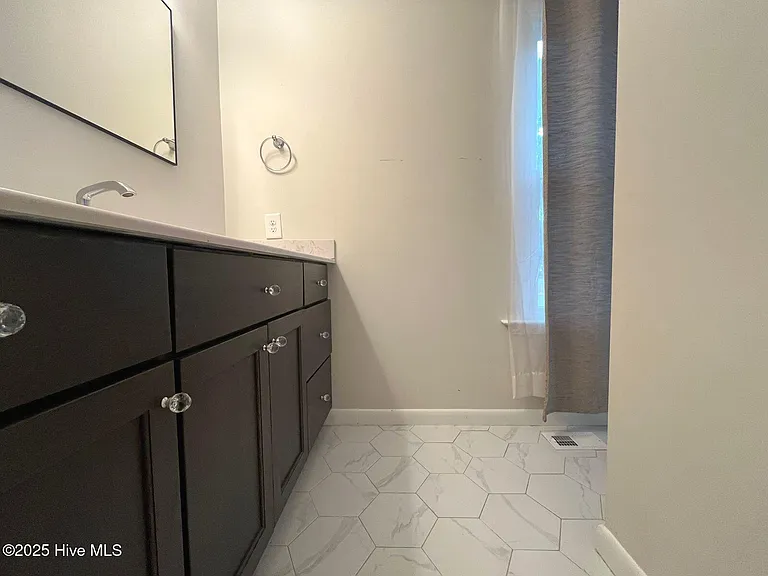 440 E Massachusetts Ave — Photo 24