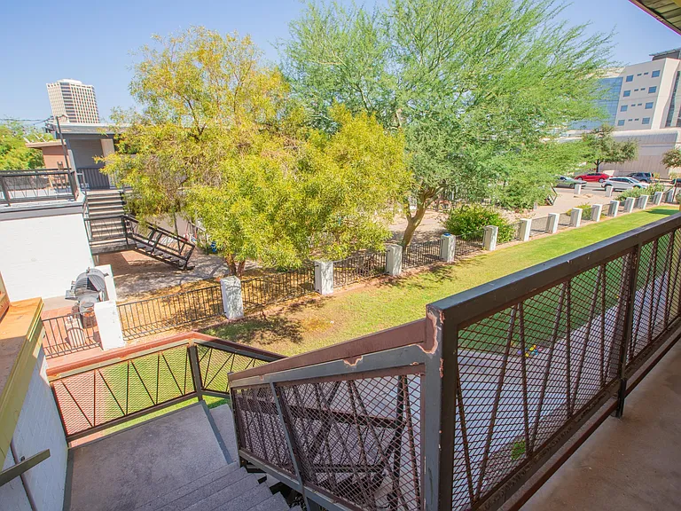 326 W Earll Dr — Photo 23