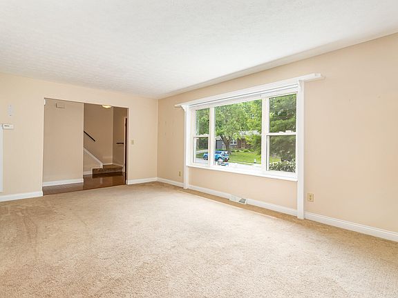 4th image of 3475 Blue Creek Dr