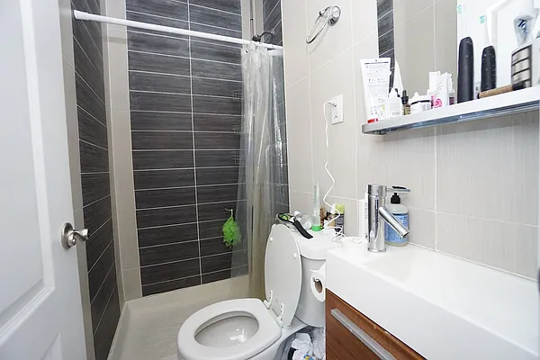 Rented by Compass | media 23