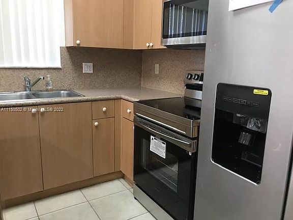 3rd image of 3025 SE 17th Ave Unit 3025