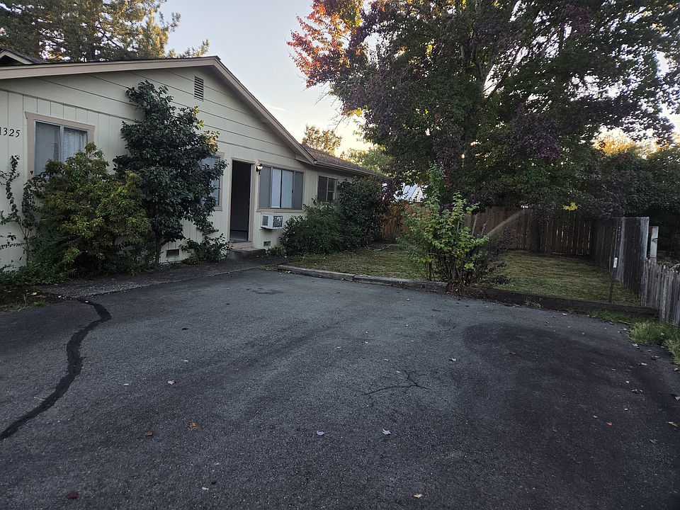 1st image of 1325 SW Jordan St #A